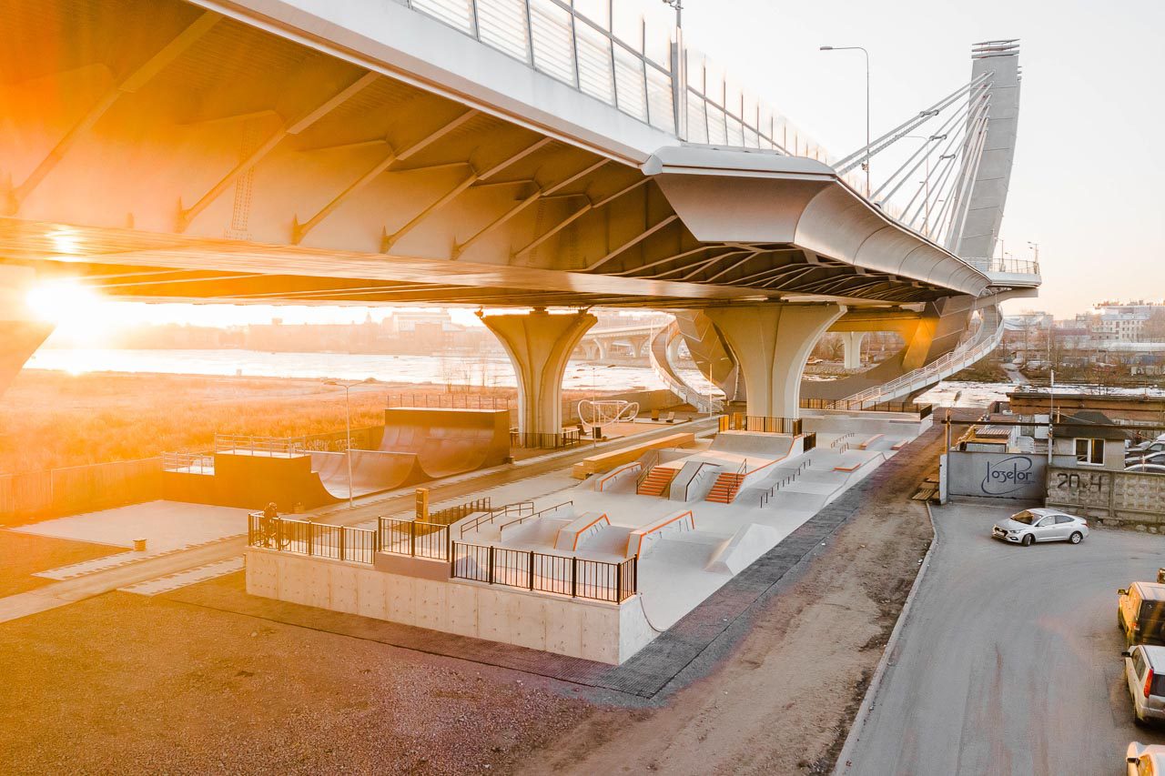 Скейт-парк под мостом Бетанкура photo