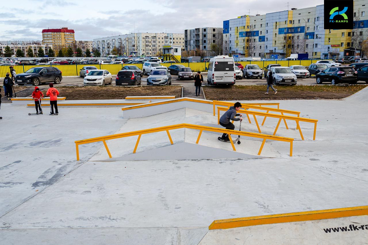 Бетонный скейт-парк в Нефтеюганске photo