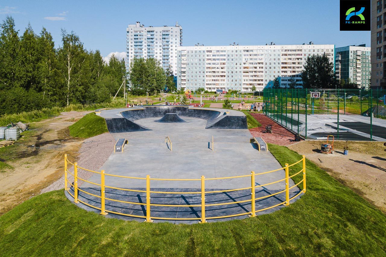 Бетонный скейт-парк Новое Девяткино photo