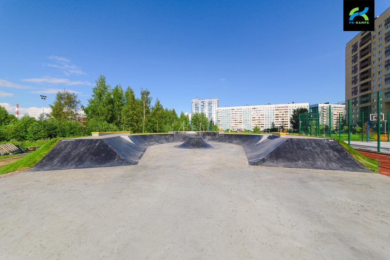 Бетонный скейт-парк Новое Девяткино photo