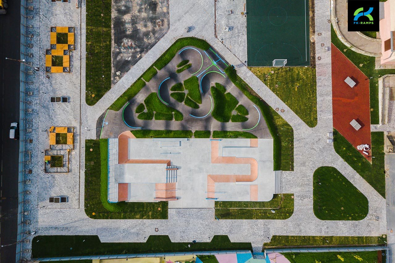Скейт-парк и памп-трек в Тосно photo