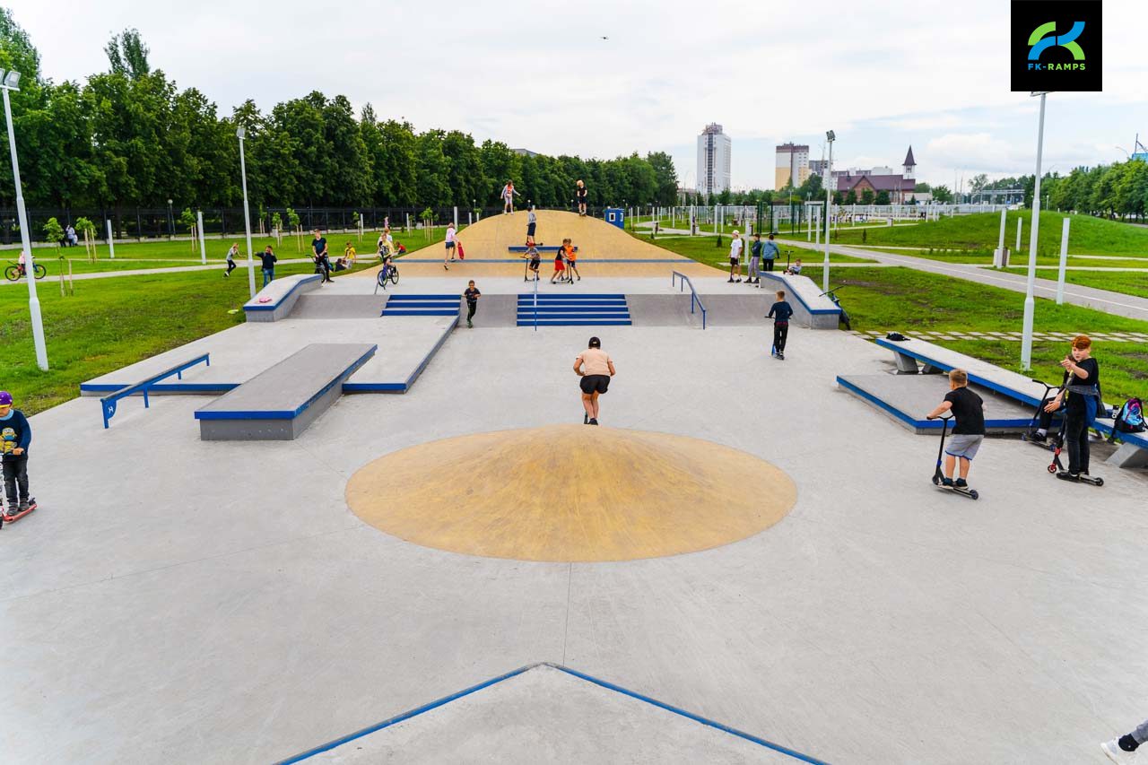 Бетонный скейт-парк в Тольятти photo