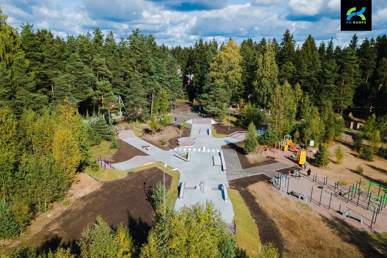 Бетонный скейт-парк во Всеволожске photo