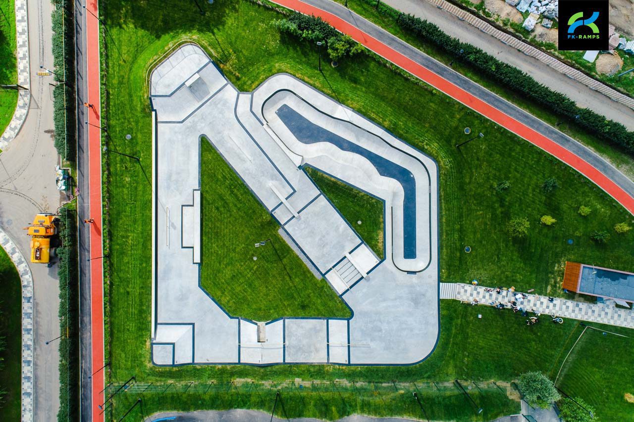 Бетонный скейт-парк в Черкизово photo