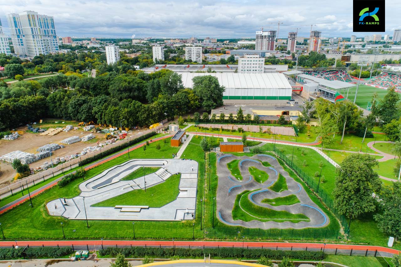 Бетонный скейт-парк в Черкизово photo