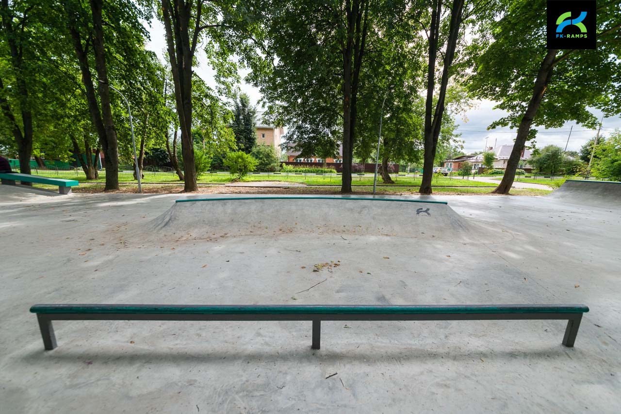 Бетонный скейт-парк в Звенигороде photo