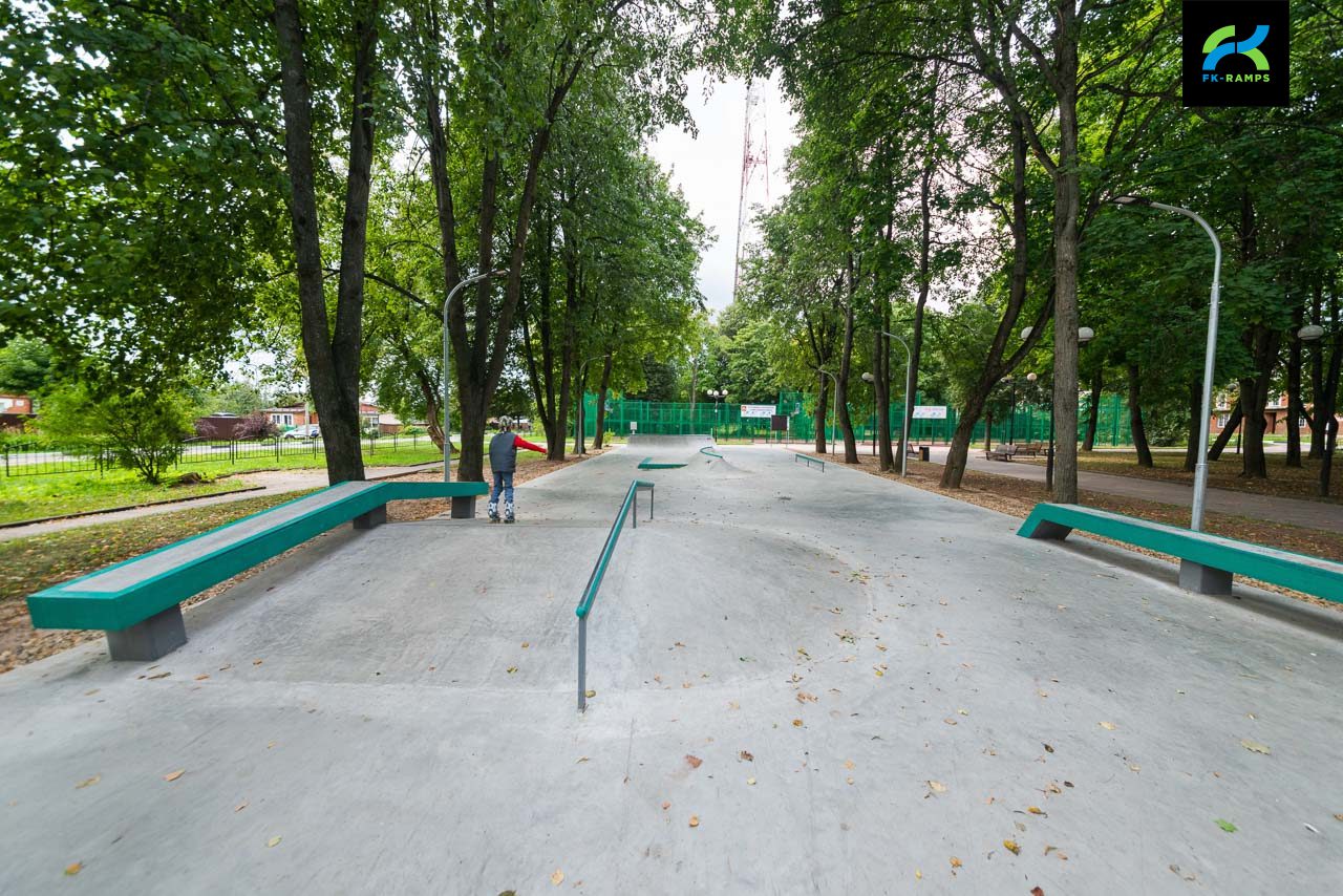 Бетонный скейт-парк в Звенигороде photo