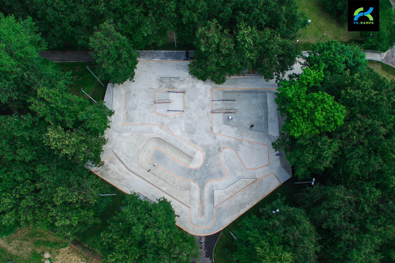 Бетонный скейт-парк LSD Park 2.0 на ул. Удальцова photo