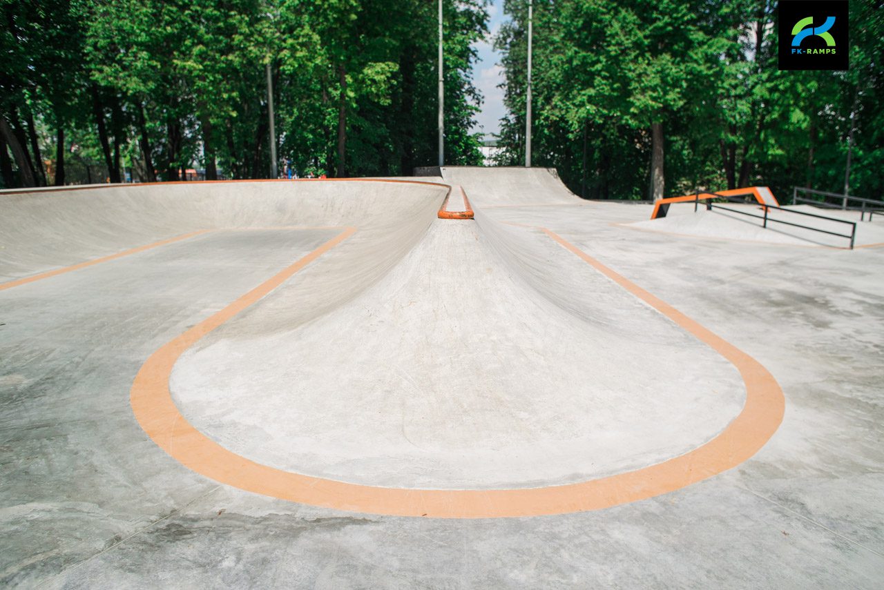 Бетонный скейт-парк LSD Park 2.0 на ул. Удальцова photo