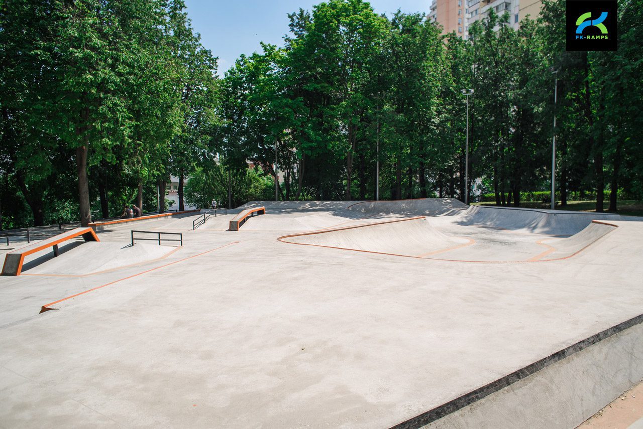 Бетонный скейт-парк LSD Park 2.0 на ул. Удальцова photo