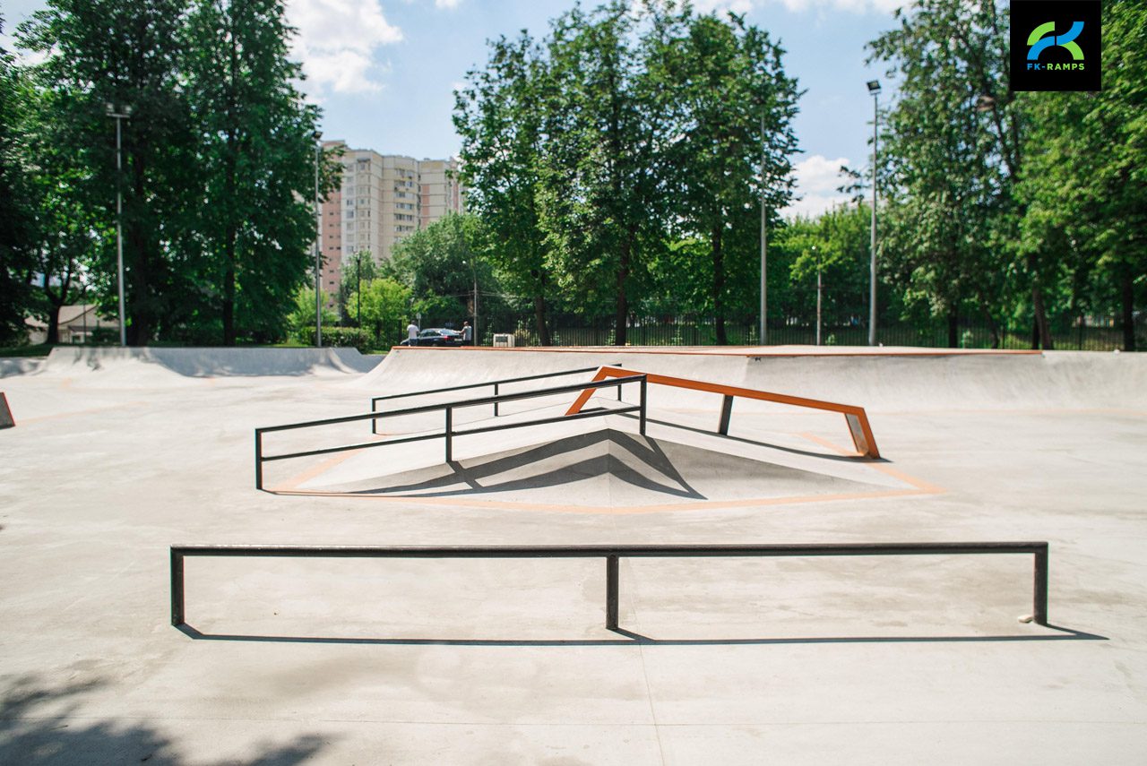Бетонный скейт-парк LSD Park 2.0 на ул. Удальцова photo