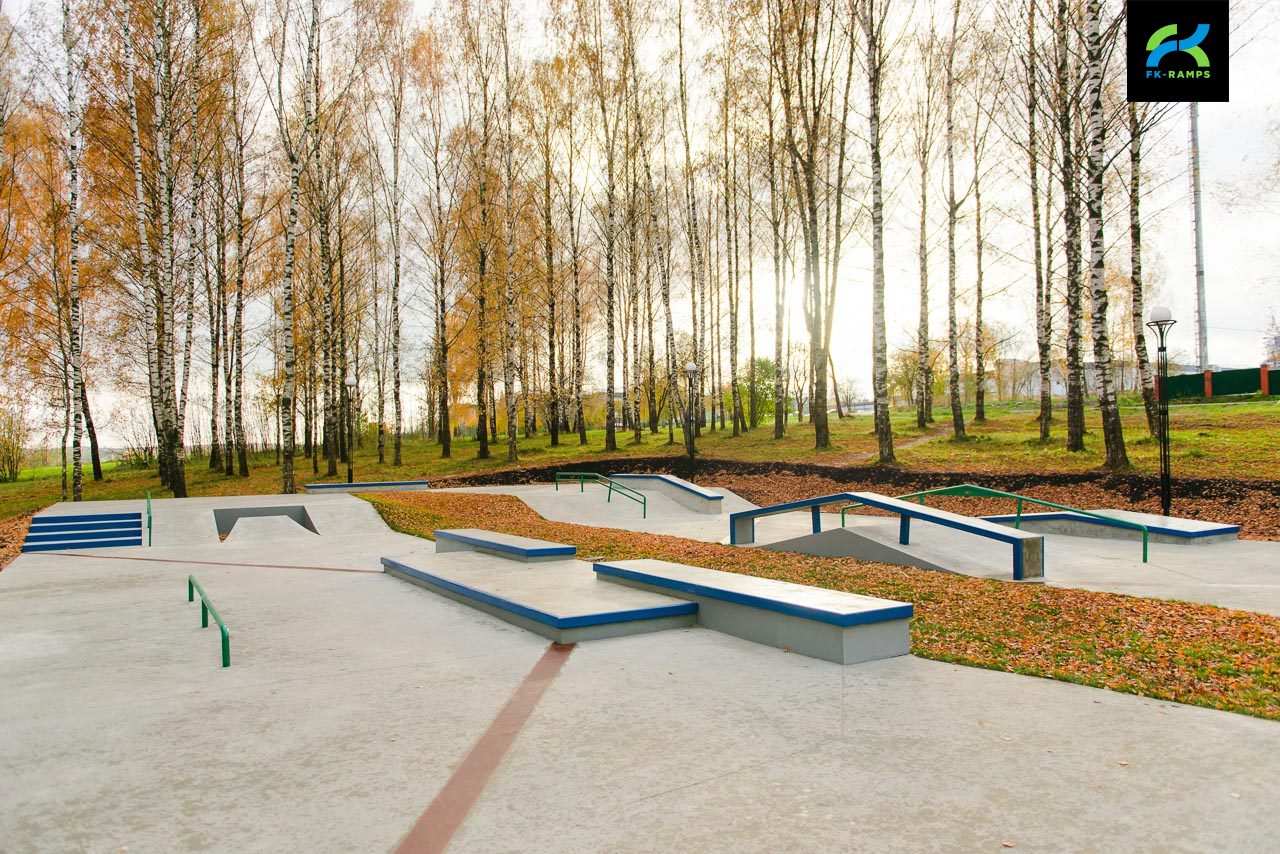 Бетонный скейт-парк в Клину photo