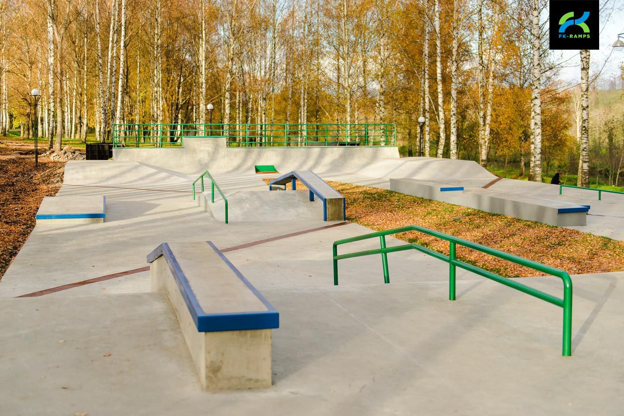 Бетонный скейт-парк в Клину photo
