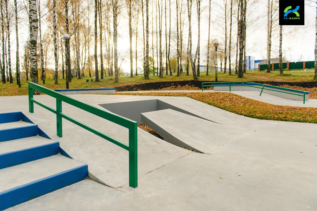 Бетонный скейт-парк в Клину photo