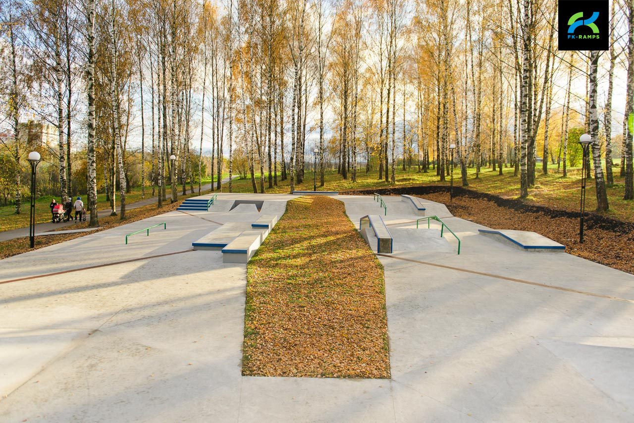Бетонный скейт-парк в Клину photo