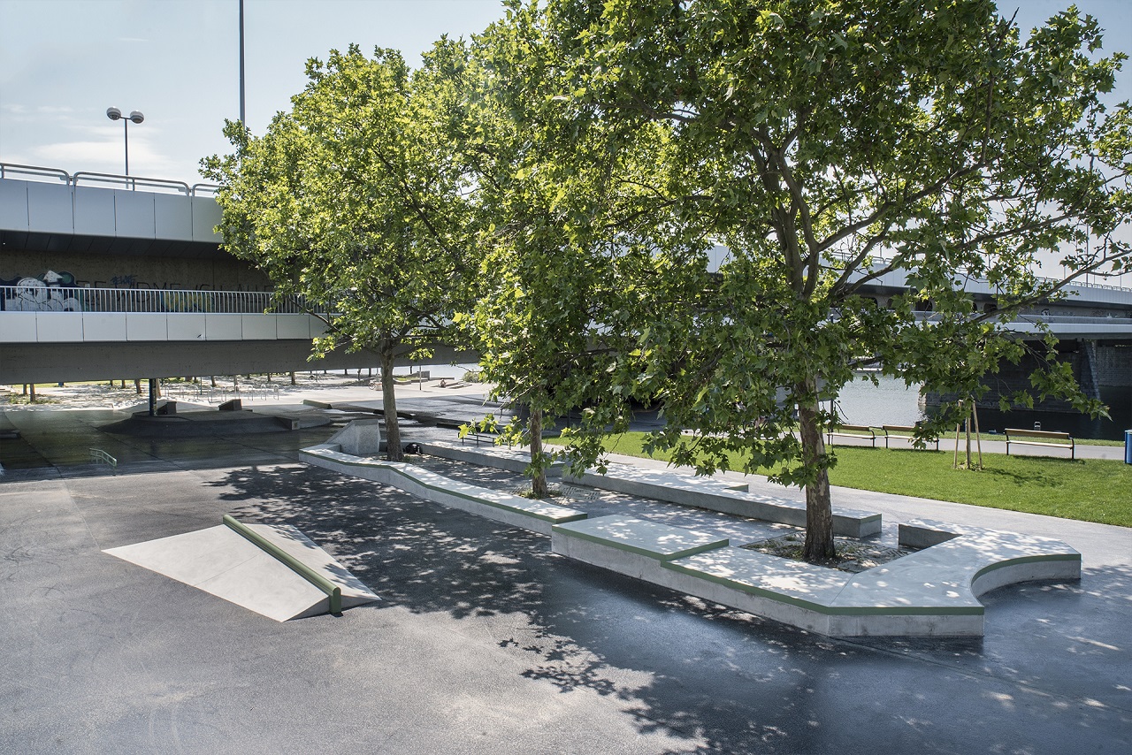 Copa Beach Plaza Skatepark photo 4