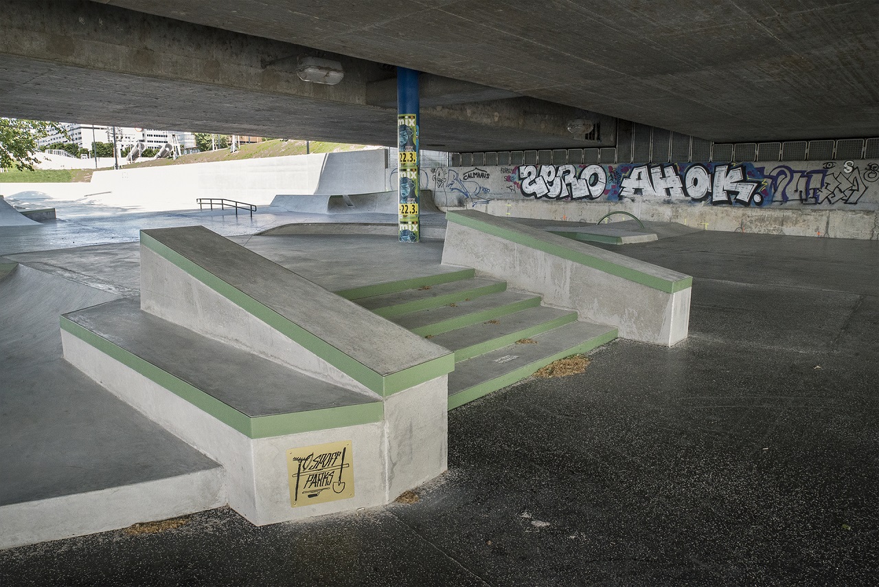 Copa Beach Plaza Skatepark photo 5