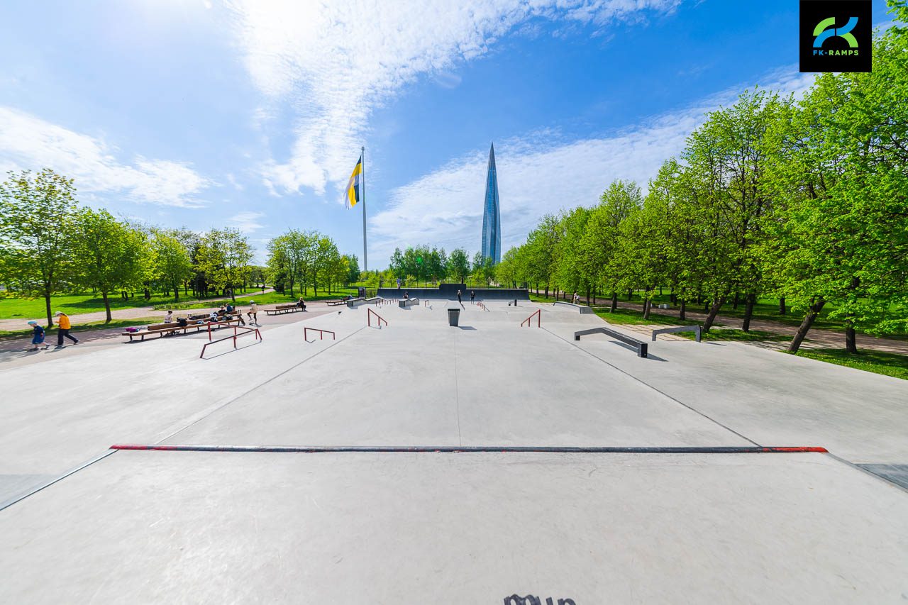 Скейт-парк в парке 300-летия Петербурга photo