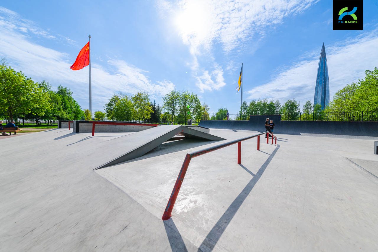 Скейт-парк в парке 300-летия Петербурга photo
