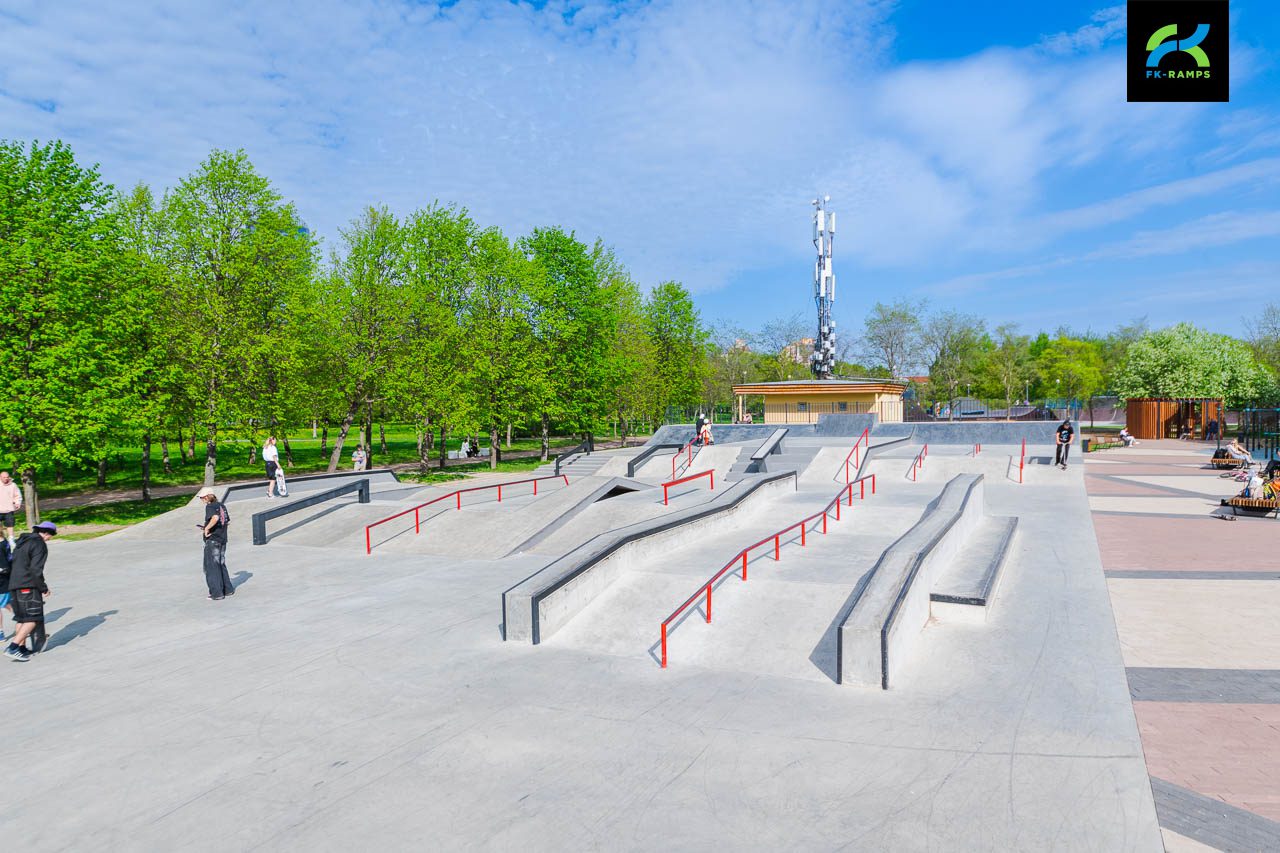 Скейт-парк в парке 300-летия Петербурга photo