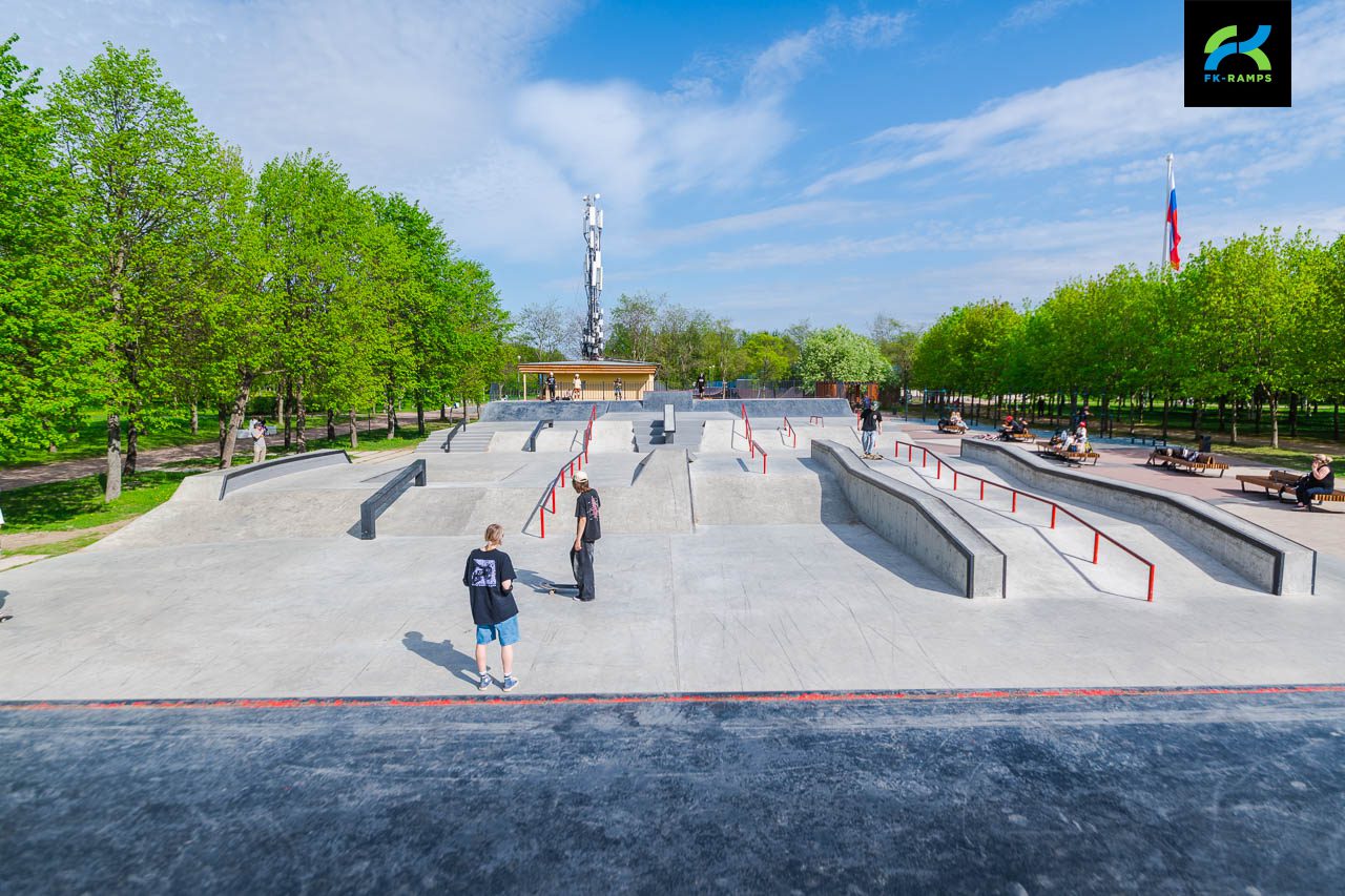 Скейт-парк в парке 300-летия Петербурга photo