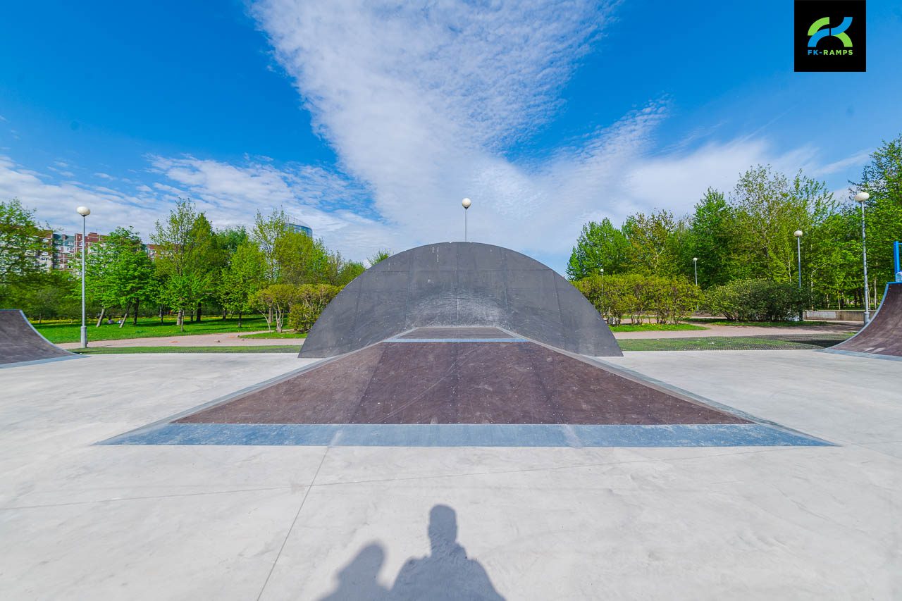 Скейт-парк в парке 300-летия Петербурга photo