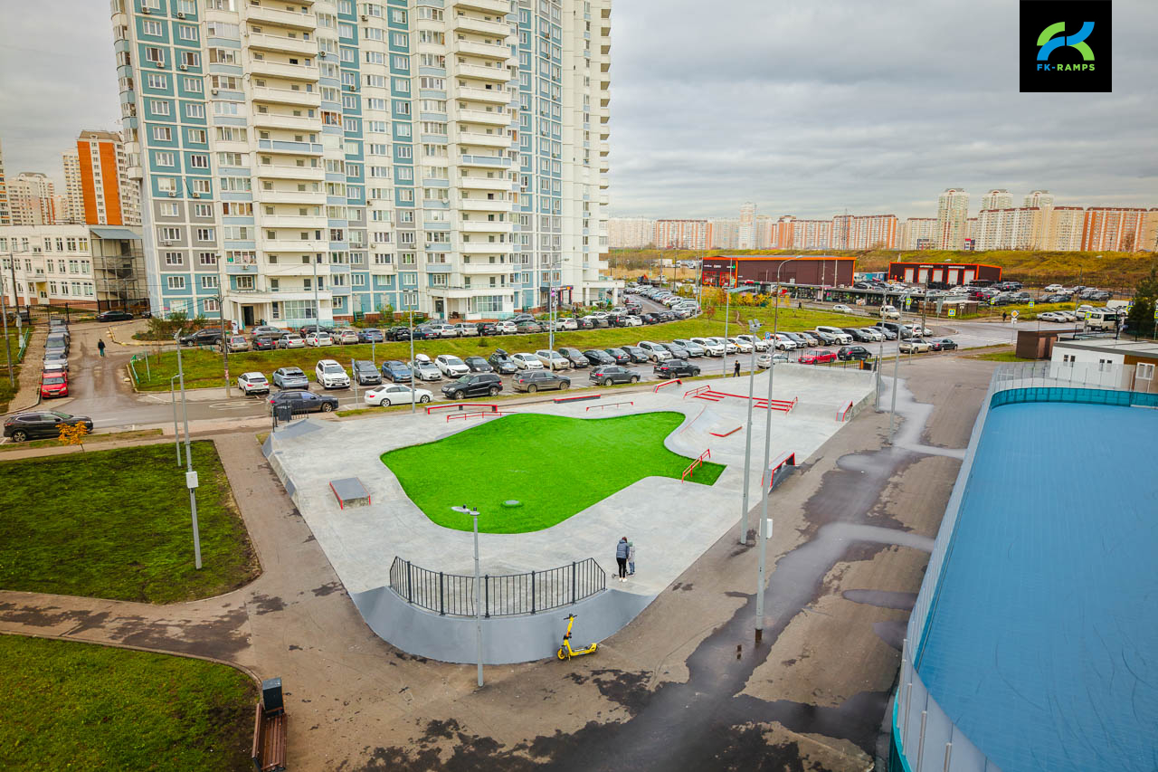 Бетонный скейт-парк на ул.Люберка (МСК) photo