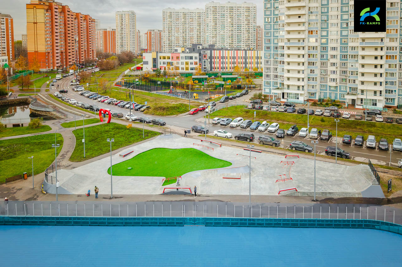 Бетонный скейт-парк на ул.Люберка (МСК) photo