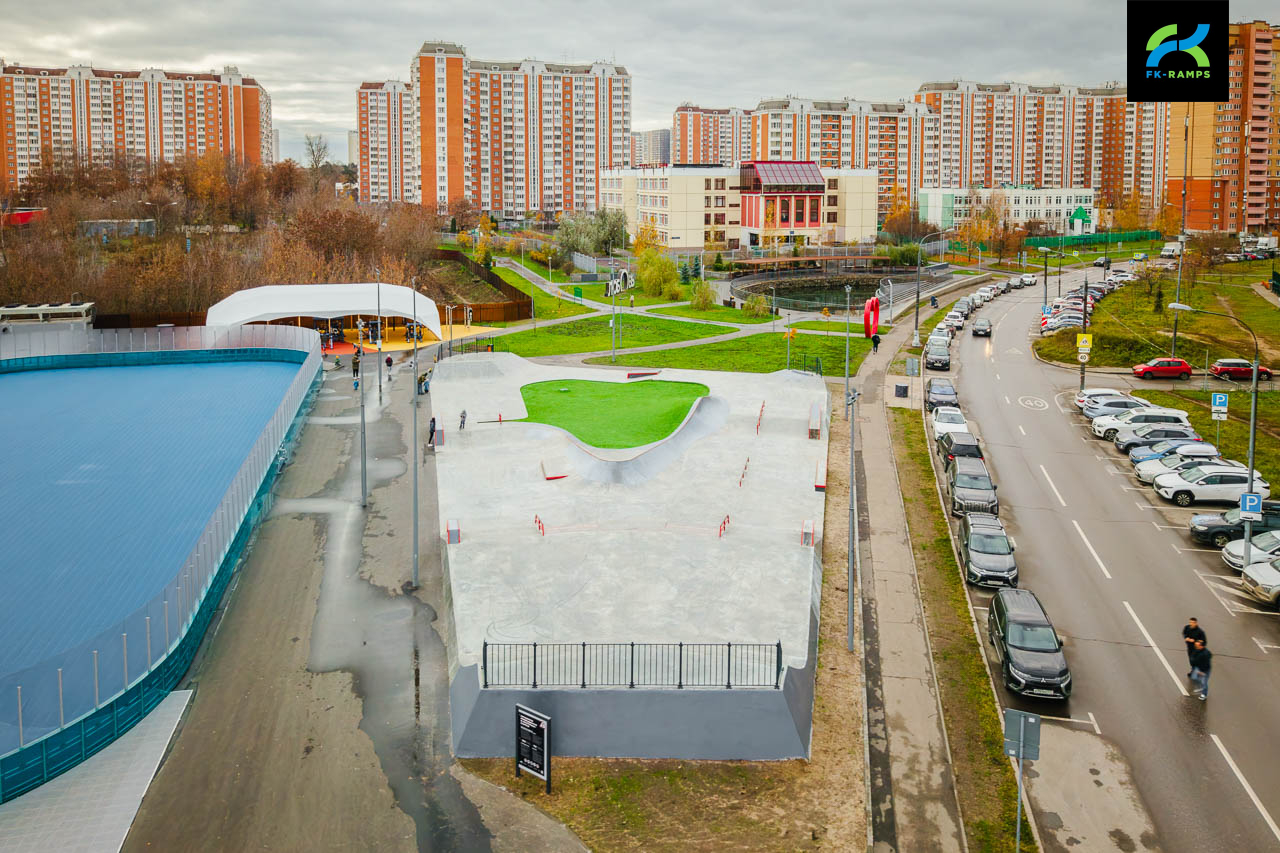 Бетонный скейт-парк на ул.Люберка (МСК) photo