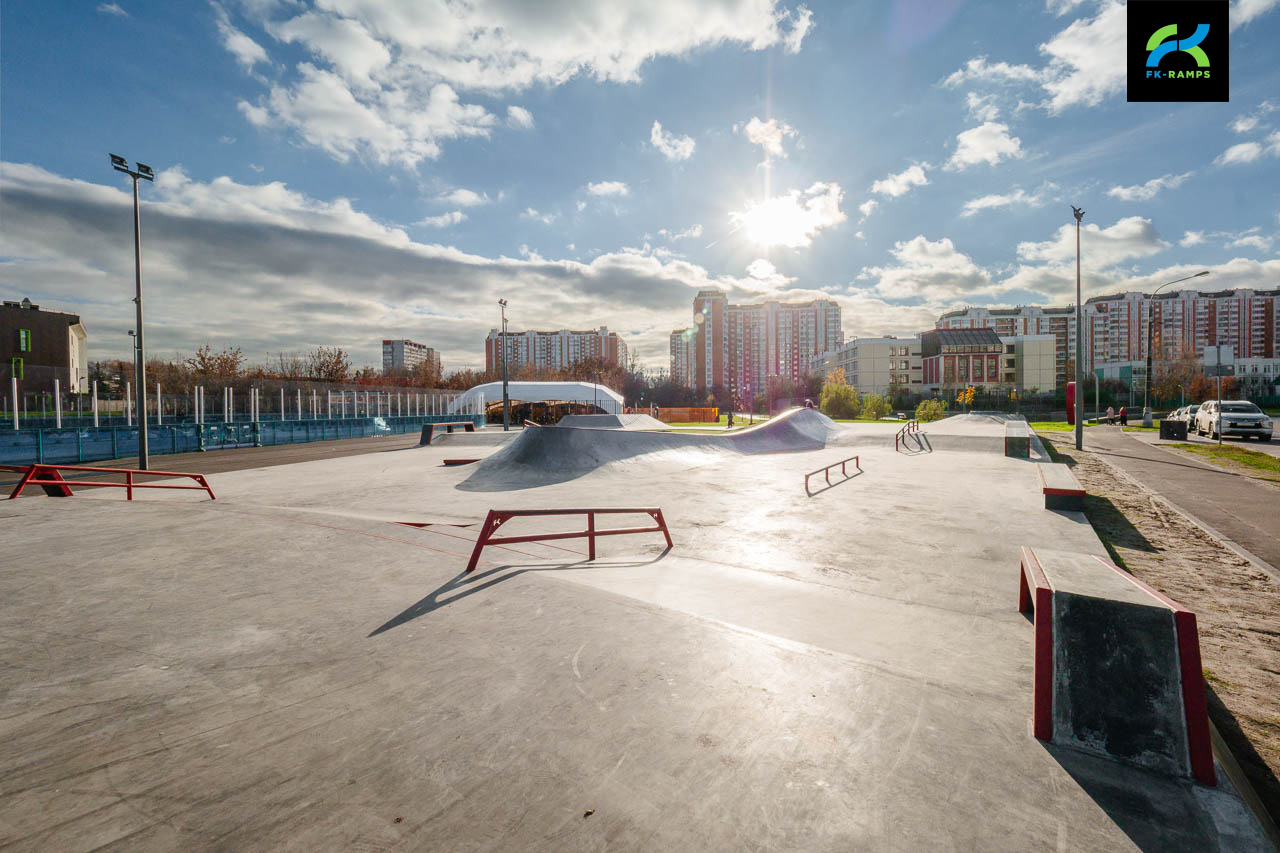 Бетонный скейт-парк на ул.Люберка (МСК) photo
