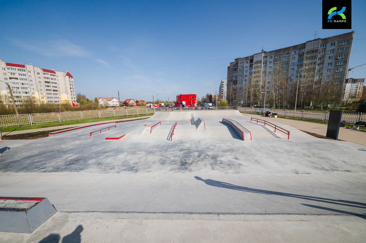 Бетонный скейт-парк в Твери photo