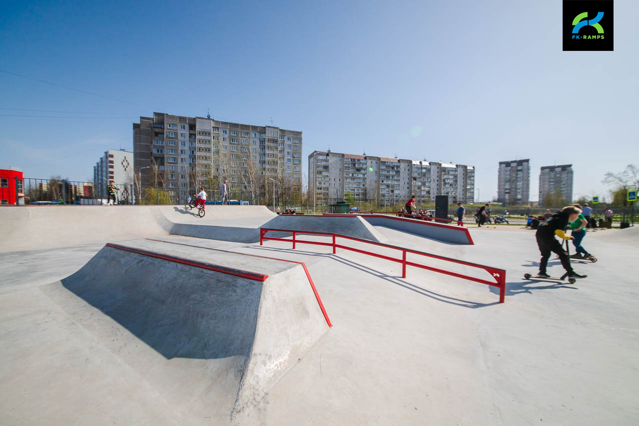 Бетонный скейт-парк в Твери photo
