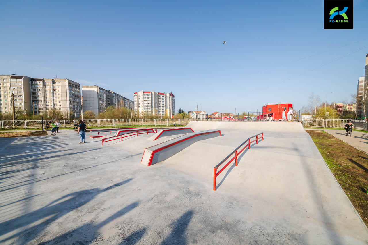 Бетонный скейт-парк в Твери photo