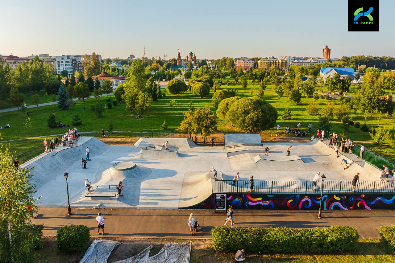 Бетонный скейт-парк в Ярославле photo