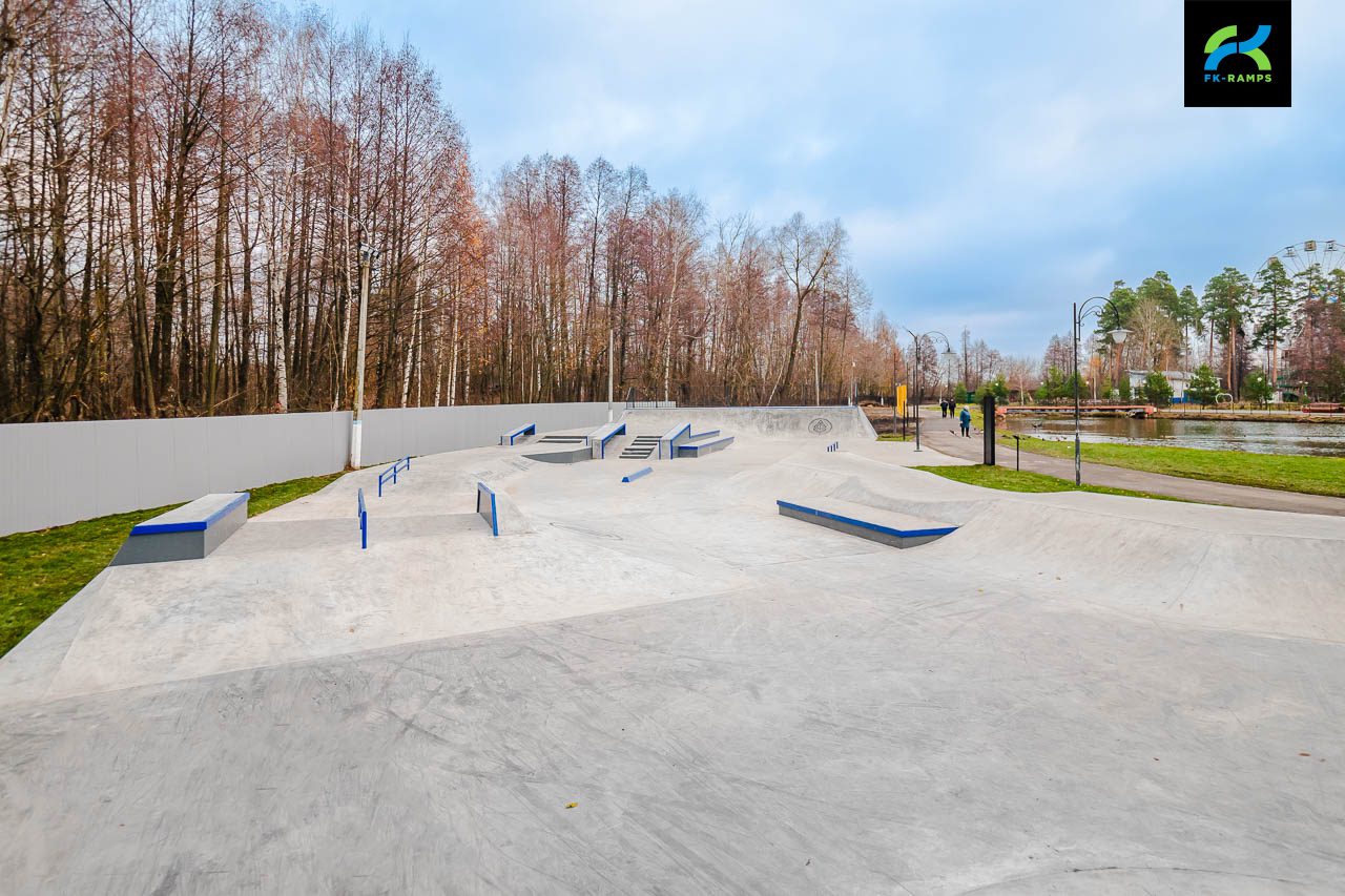 Бетонный скейт-парк в Шатуре photo