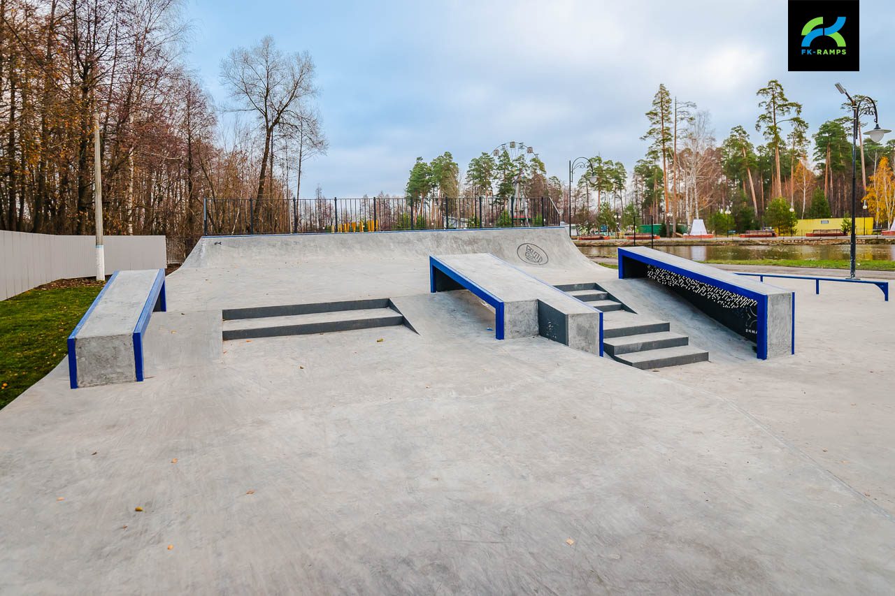 Бетонный скейт-парк в Шатуре photo