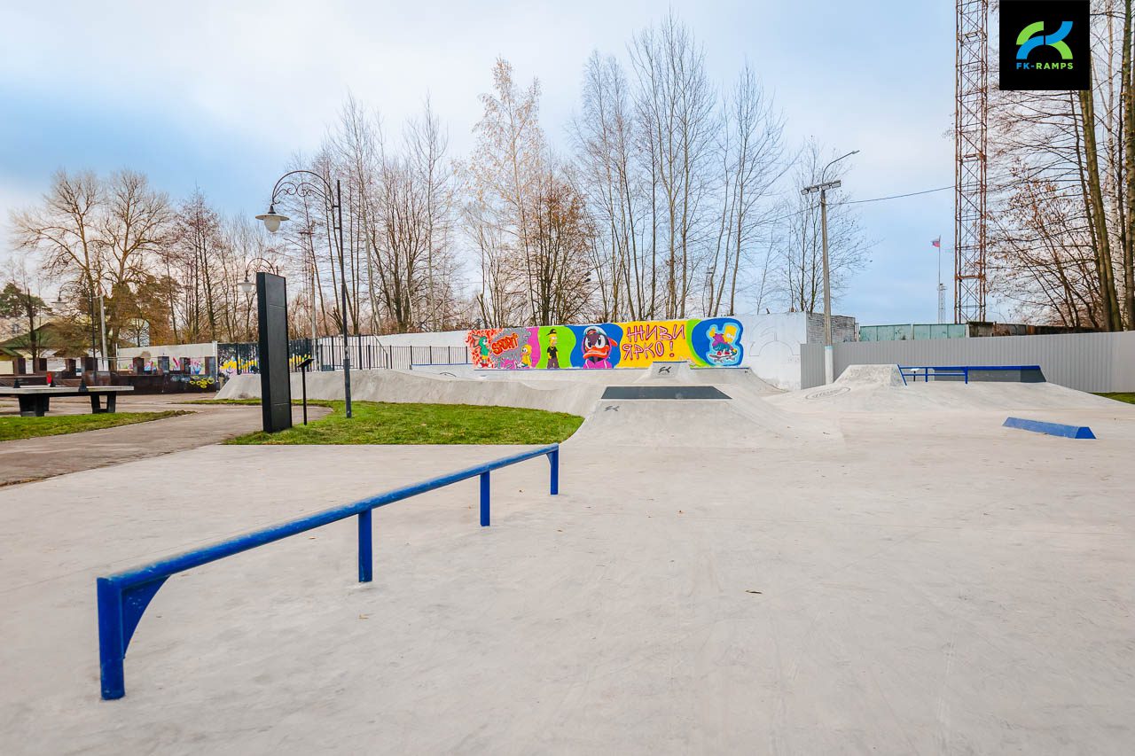 Бетонный скейт-парк в Шатуре photo