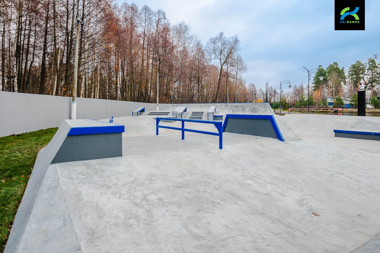 Бетонный скейт-парк в Шатуре photo