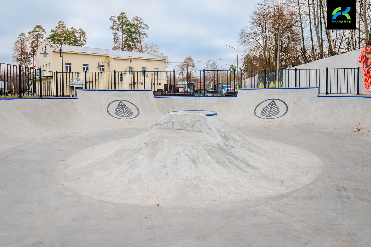 Бетонный скейт-парк в Шатуре photo