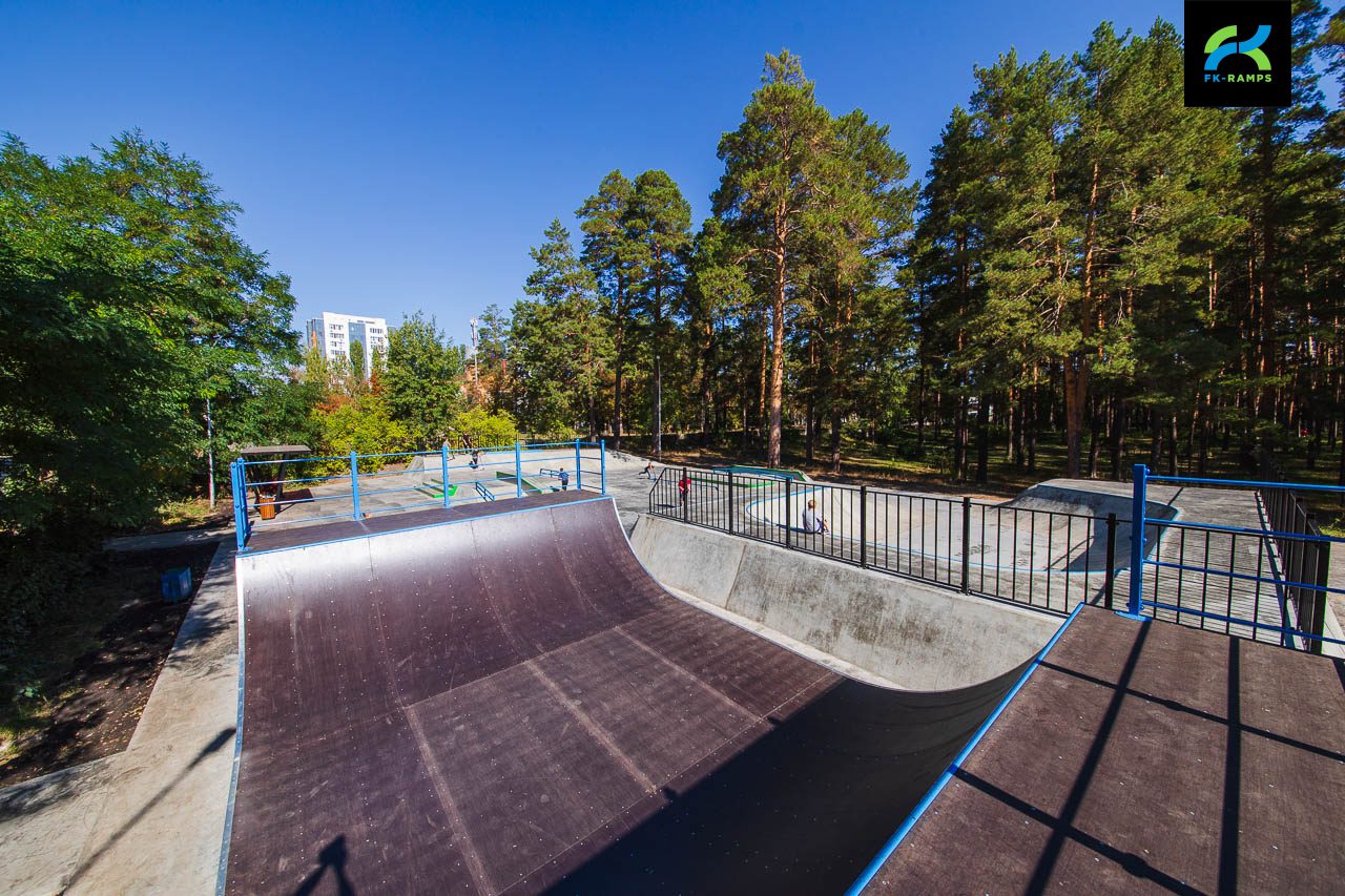 Бетонный скейт-парк в Заречном photo