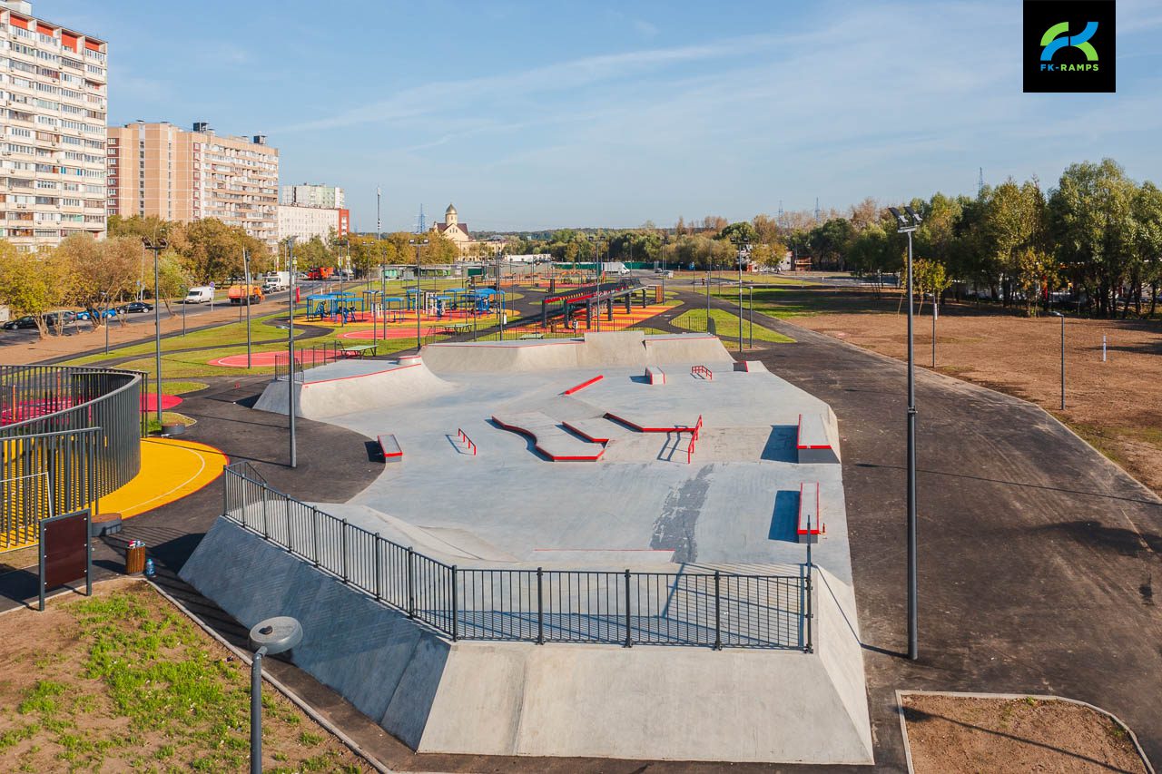 Скейт-парк и памп-трек на Красноярской улице photo
