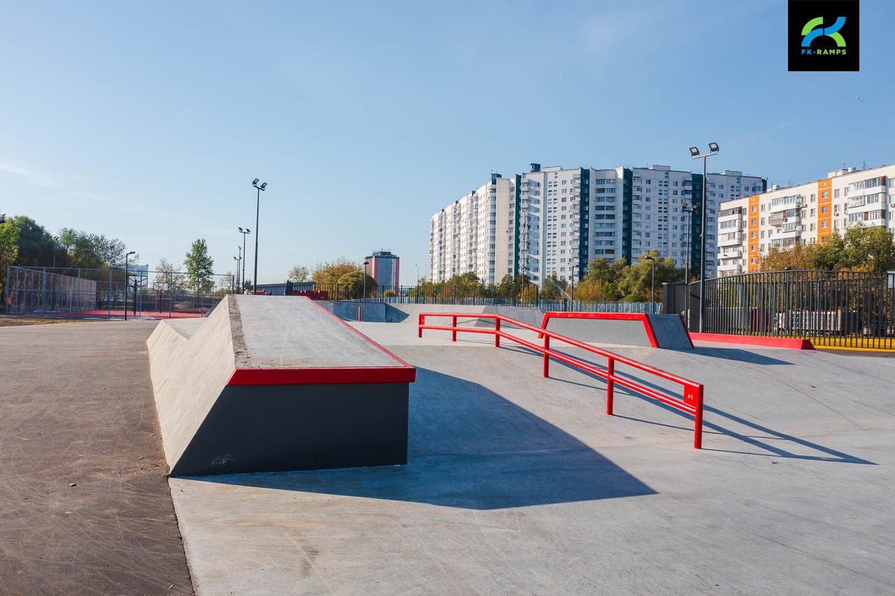 Скейт-парк и памп-трек на Красноярской улице photo