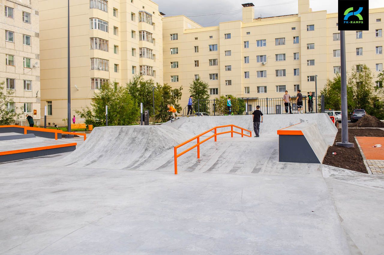 Бетонный скейт-парк в Надыме photo