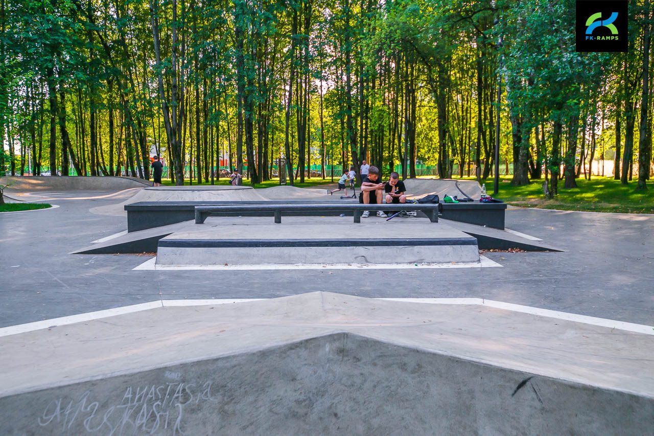 Бетонный скейт-парк в Дедовске photo