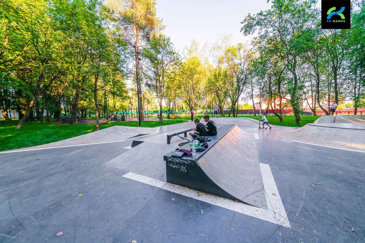 Бетонный скейт-парк в Дедовске photo