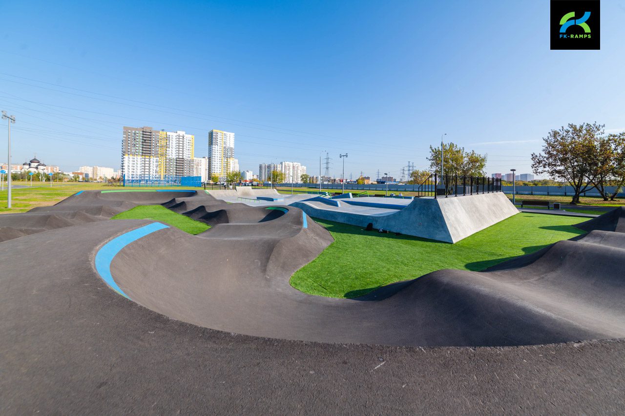 Скейт-парк и памп-трек Святое Озеро Москва photo