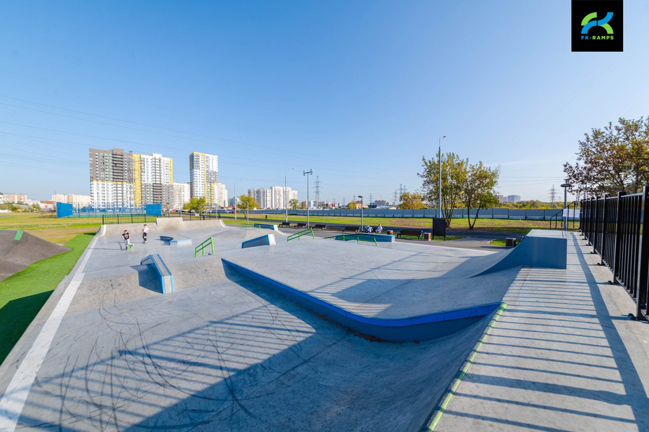 Скейт-парк и памп-трек Святое Озеро Москва photo