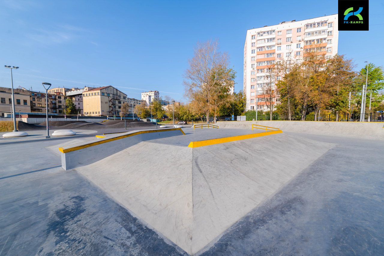 Скейт-парк на ул. Гастелло Москва photo