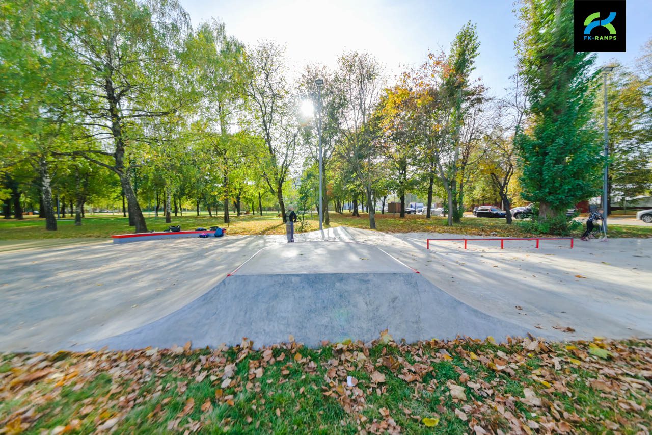Скейт-парк в парке 40-летия ВЛКСМ Москва photo