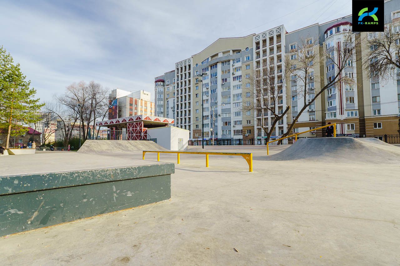 Бетонный скейт-парк в Уфе (Сад им.Аксакова) photo